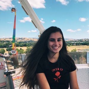 Meet your Posher, Chloe